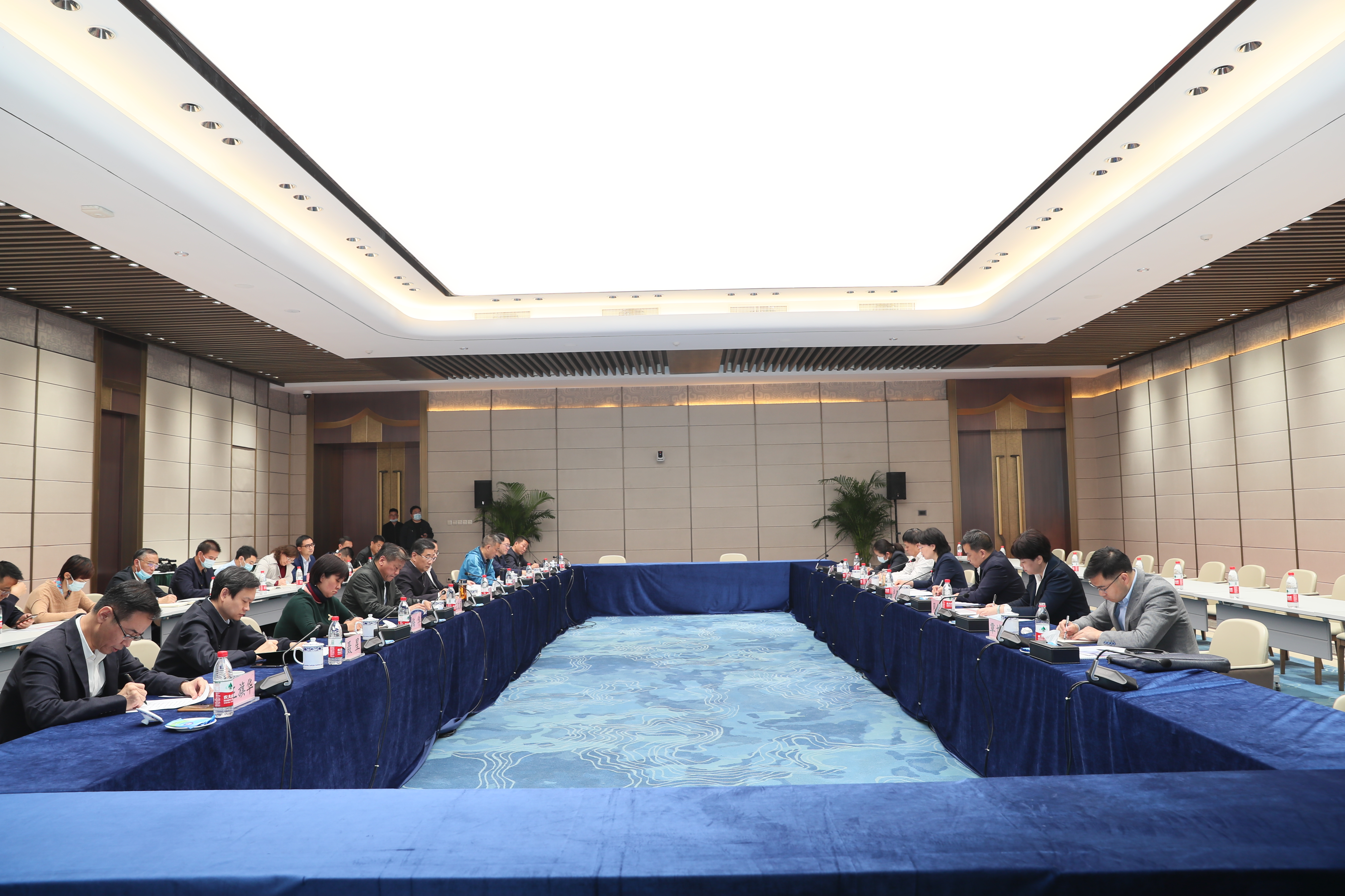 副省長肖菊華來公司調(diào)研(圖4) 副省長肖菊華來公司調(diào)研(圖4)