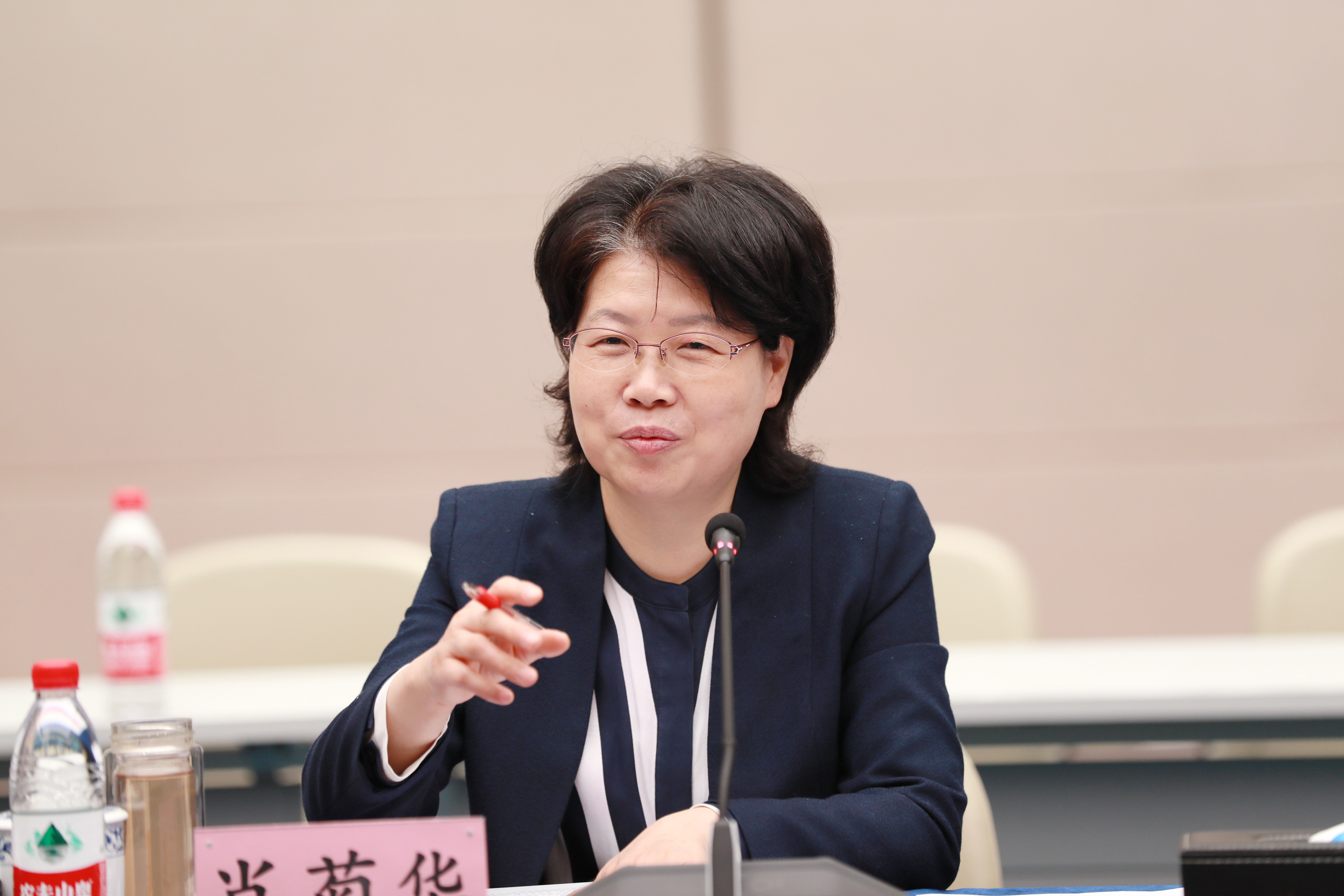 副省長肖菊華來公司調(diào)研(圖8) 副省長肖菊華來公司調(diào)研(圖8)