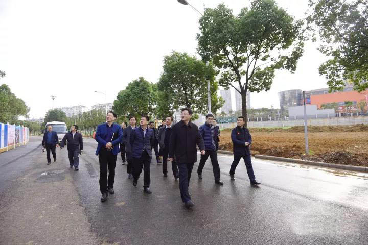 胡亞波現場調研推進軍運會改造項目建設(圖1)