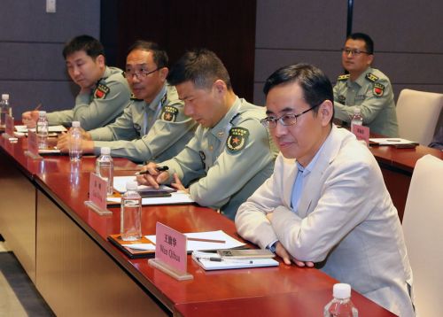 四百建設者奮戰軍運會主場館(圖6)