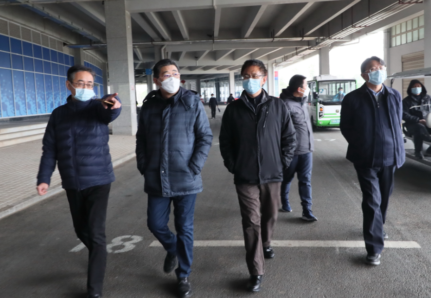 彭浩調(diào)研武漢體育中心方艙醫(yī)院強(qiáng)調(diào)：確保方艙醫(yī)院穩(wěn)定運行(圖2)
