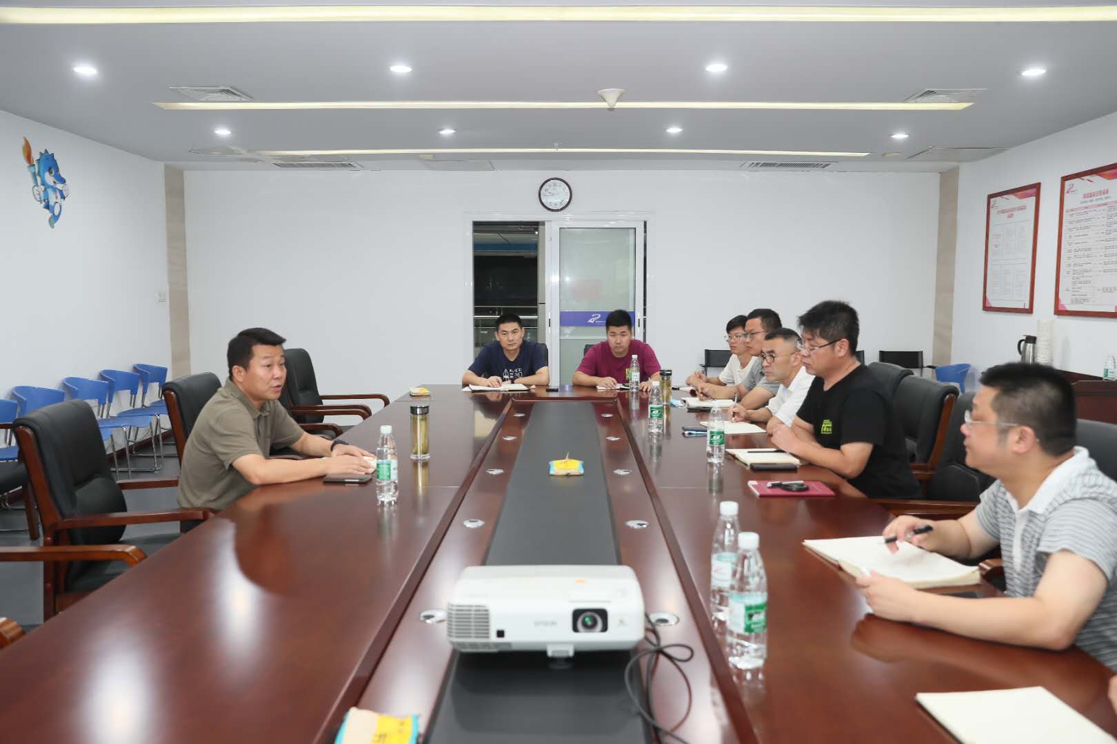 武漢體育中心體育館方艙醫院將迅速恢復場館功能服務社會(圖1)